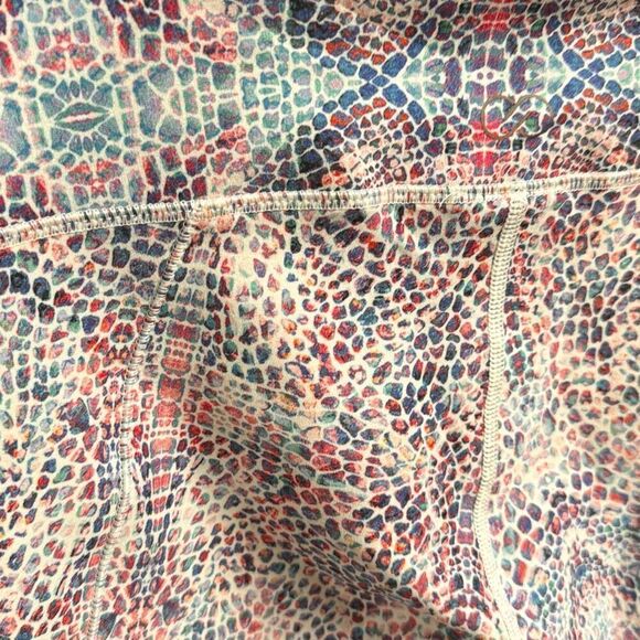 Calia Multi Snakeskin Print Crop Athletic Leggings Pants Size Small NEW - Picture 4 of 6